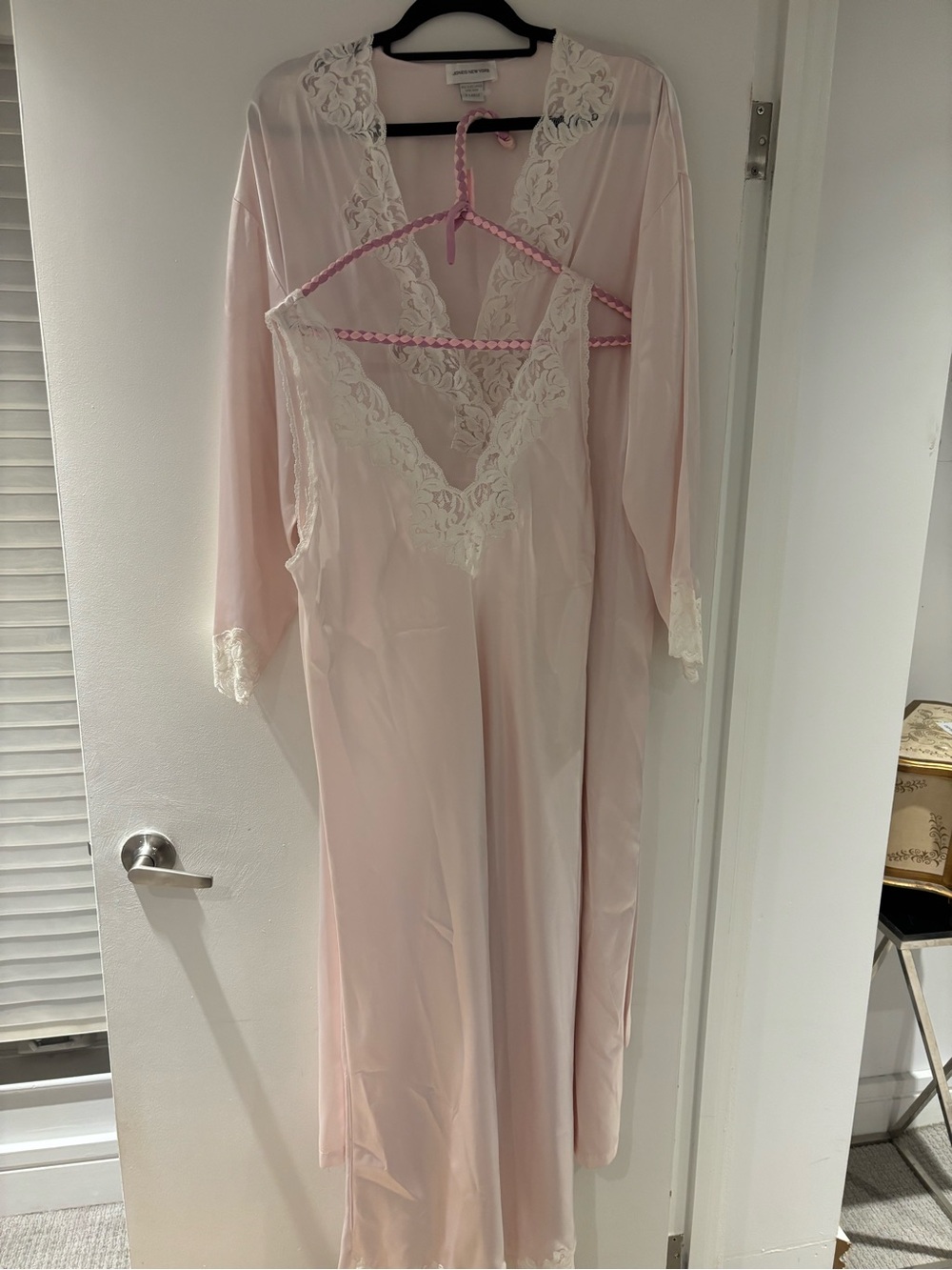 Vintage Jones New York Soft Pink Lace Trim Nightgown & Robe Set peignoir